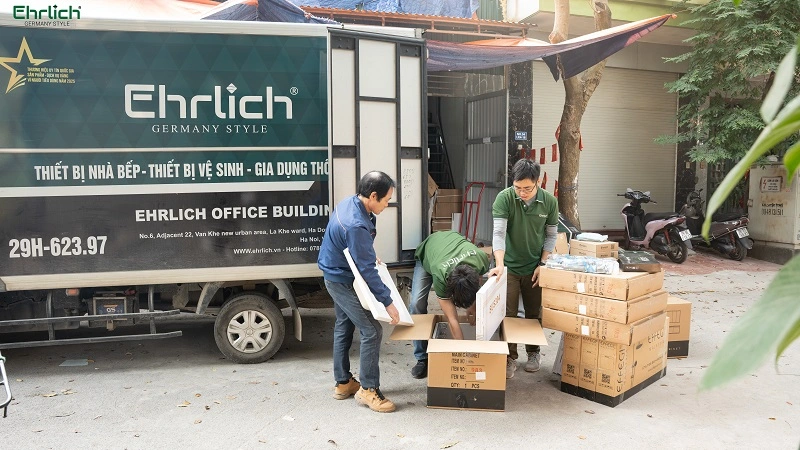 Đội ngũ Ehrlich kiểm tra thủ công từng sản phẩm