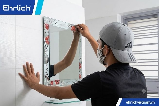 Cách lắp đặt gương phòng tắm (3)