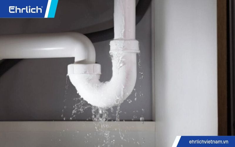 lavabo bị rỉ nước (2)